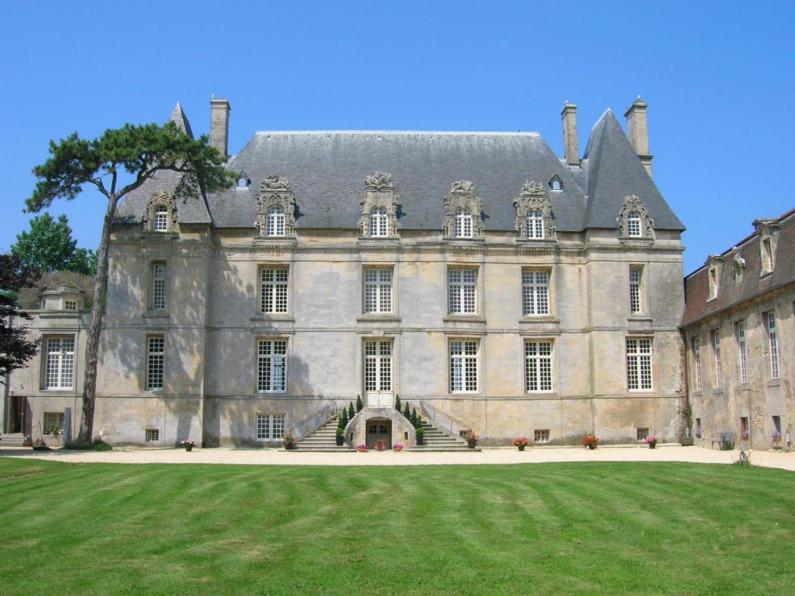 Chateau De Courseulles Bagian luar foto